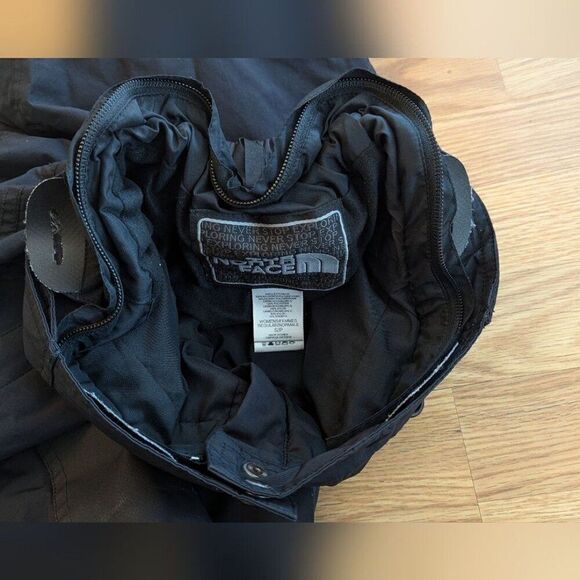 The North Face Woman's Hyvent Nylon Snow Pants Size S/P - Picture 3 of 12
